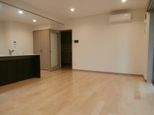 �y�����E���r���O�z�@