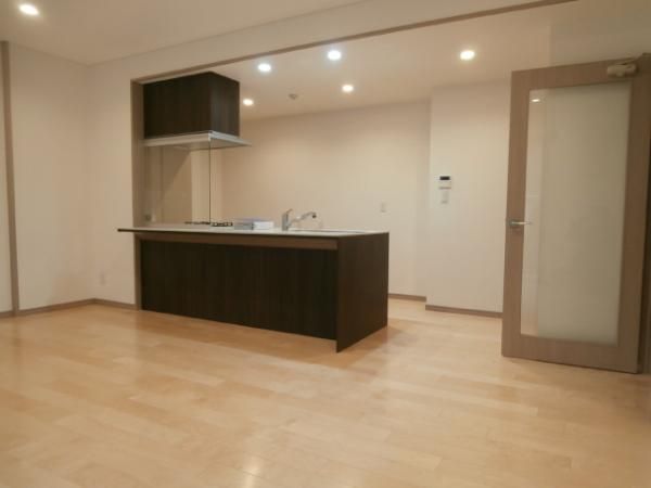 �y�����E���r���O�z�@