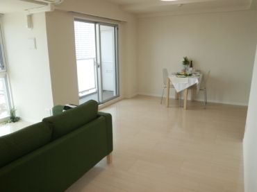 �y���ԁE���r���O�z�@