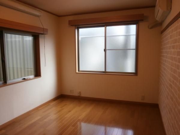 �y���ԁE���r���O�z�@