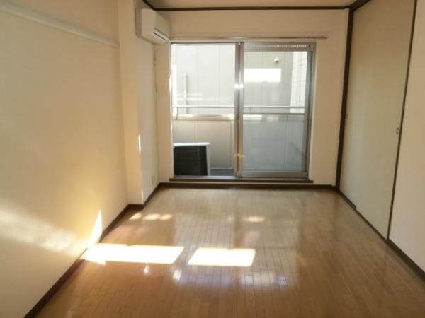 �y���ԁE���r���O�z�@