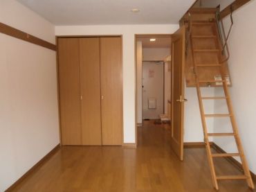 �y���ԁE���r���O�z�@