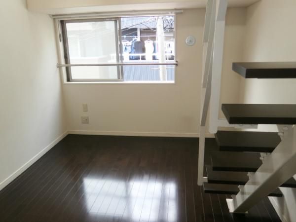 �y���ԁE���r���O�z�@