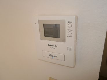 �y�Z�L�����e�B�z�@