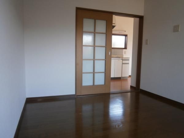 �y�����E���r���O�z�@