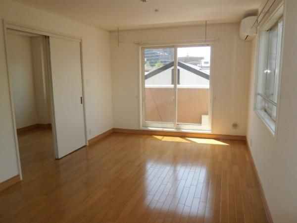 �y���ԁE���r���O�z�@