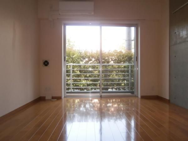 �y���ԁE���r���O�z�@